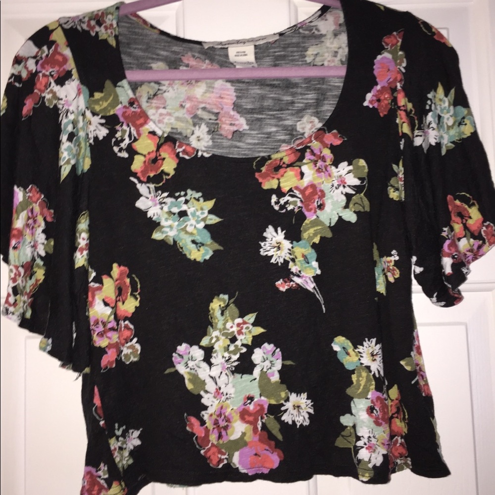 Floral lightweight top